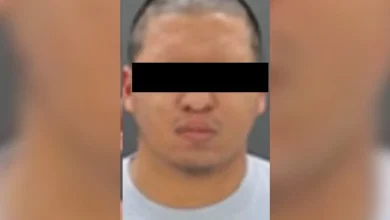 El juez federal determinó que existen elementos suficientes para investigarlo por la presunta privación ilegal de la libertad de un pasajero; fue descartado el delito de extorsión.