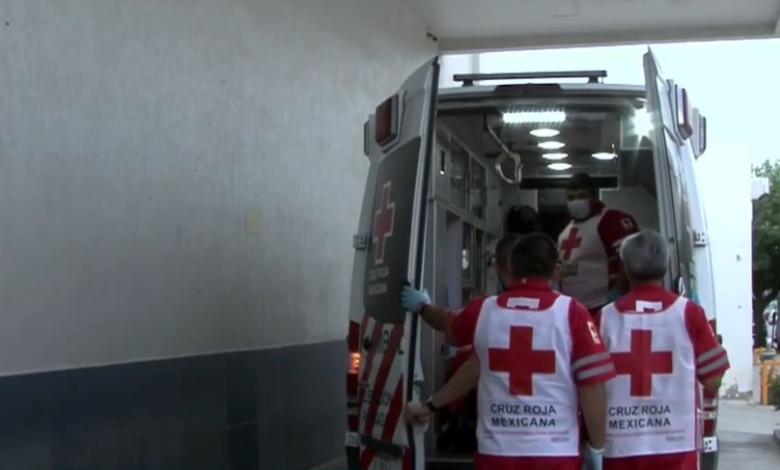 Tres lesionados, entre ellos un menor, son ingresados al Hospital General tras volcadura en la carretera Juárez-Ahumada