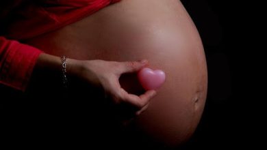 Demandan a médico de fertilidad acusado de usar su propio esperma para embarazar a paciente