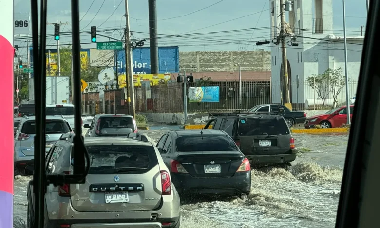 Lluvias generan inundaciones y severo congestionamiento