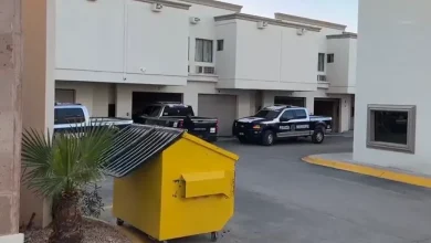El ataque ocurrió en el Motel Las Palmas; la víctima permanece hospitalizada en estado delicado y el señalado sigue prófugo.