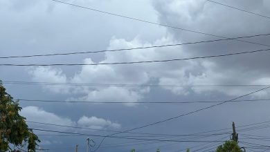 Autoridades advierten sobre la posibilidad de fuertes lluvias, ráfagas de viento y caída de granizo durante la noche de este sábado.