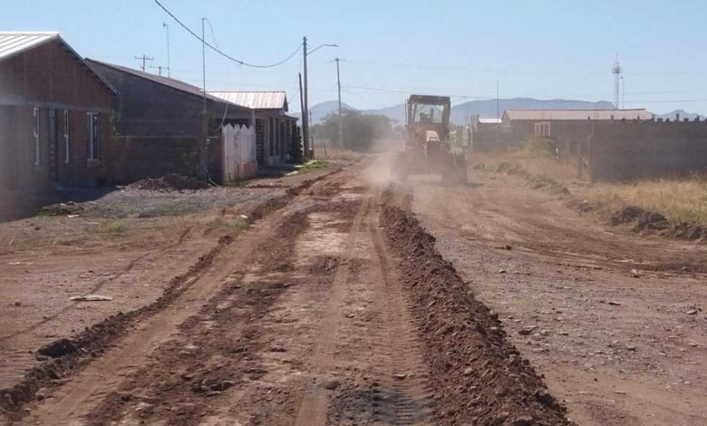 Arranque del programa municipal de rastreo de calles de terracería en Ciudad Juárez