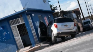 Camioneta que chocó contra una casa de la colonia Primero de Mayo en Ciudad Juárez