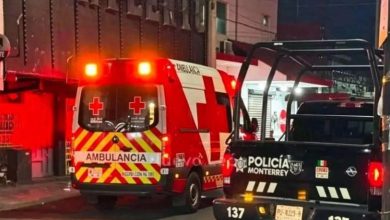 Autoridades atienden una agresión entre meseras en un bar del Centro de Monterrey