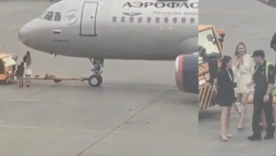 Las pasajeras llegaron tarde e ingresaron a una zona restringida del Aeropuerto Internacional Sheremétievo, en Moscú, cuando la aeronave se preparaba para despegar.