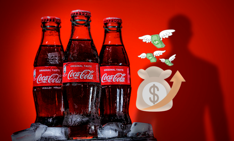 Botellas y latas de Coca-Cola ante el aumento de precios reportado en México