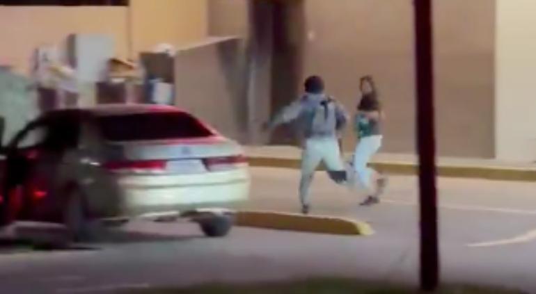 La Guardia Nacional retuvo a la acompañante después de una agresión a balazos en Los Mochis; el hombre señalado como autor de los disparos logró escapar.