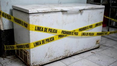 Hotel cerrado en Mistras, Grecia, donde fue encontrado el cuerpo de un adulto mayor dentro de un congelador