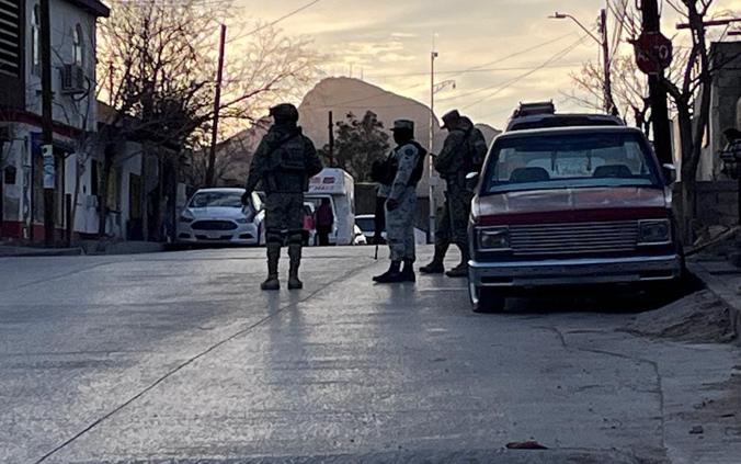 Corporaciones policiacas resguardan vivienda tras ataque armado en la colonia Campanario de Ciudad Juárez