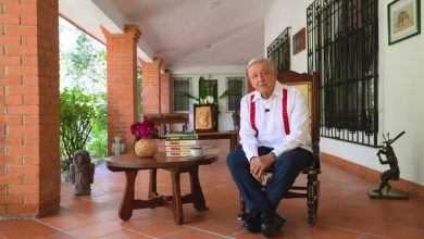 Andrés Manuel López Obrador durante el mensaje en el que presentó su libro Pueblo desde Chiapas