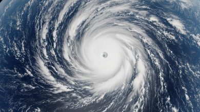 Huracán Simón frente a las costas del Pacífico mexicano durante su desplazamiento hacia el oeste-noroeste