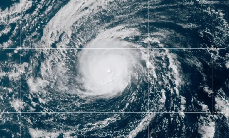 Imagen ilustrativa del huracán Simón frente a las costas del Pacífico mexicano y los estados bajo alerta preventiva