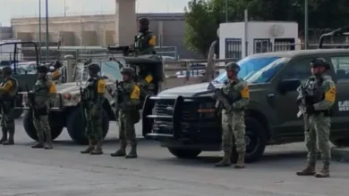 Elementos de seguridad durante el operativo de revisión en el Cereso 3 de Ciudad Juárez